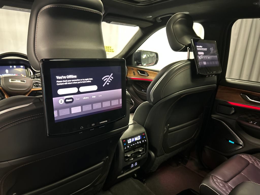Used 2025 Jeep Grand Cherokee L Summit AWD/4WD image 25