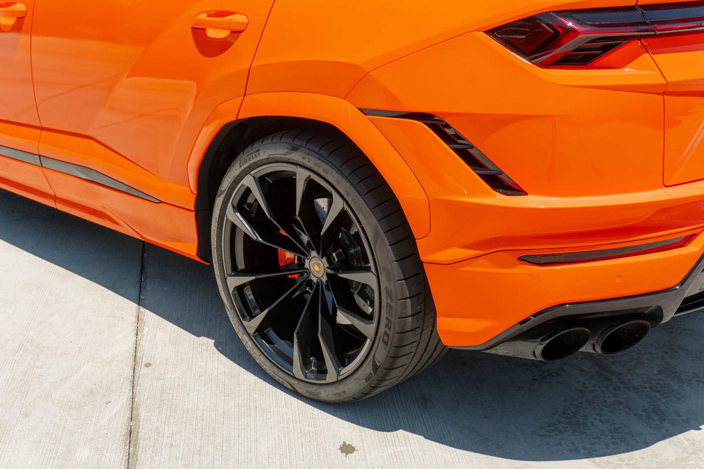 Used 2023 Lamborghini Urus S AWD/4WD image 43