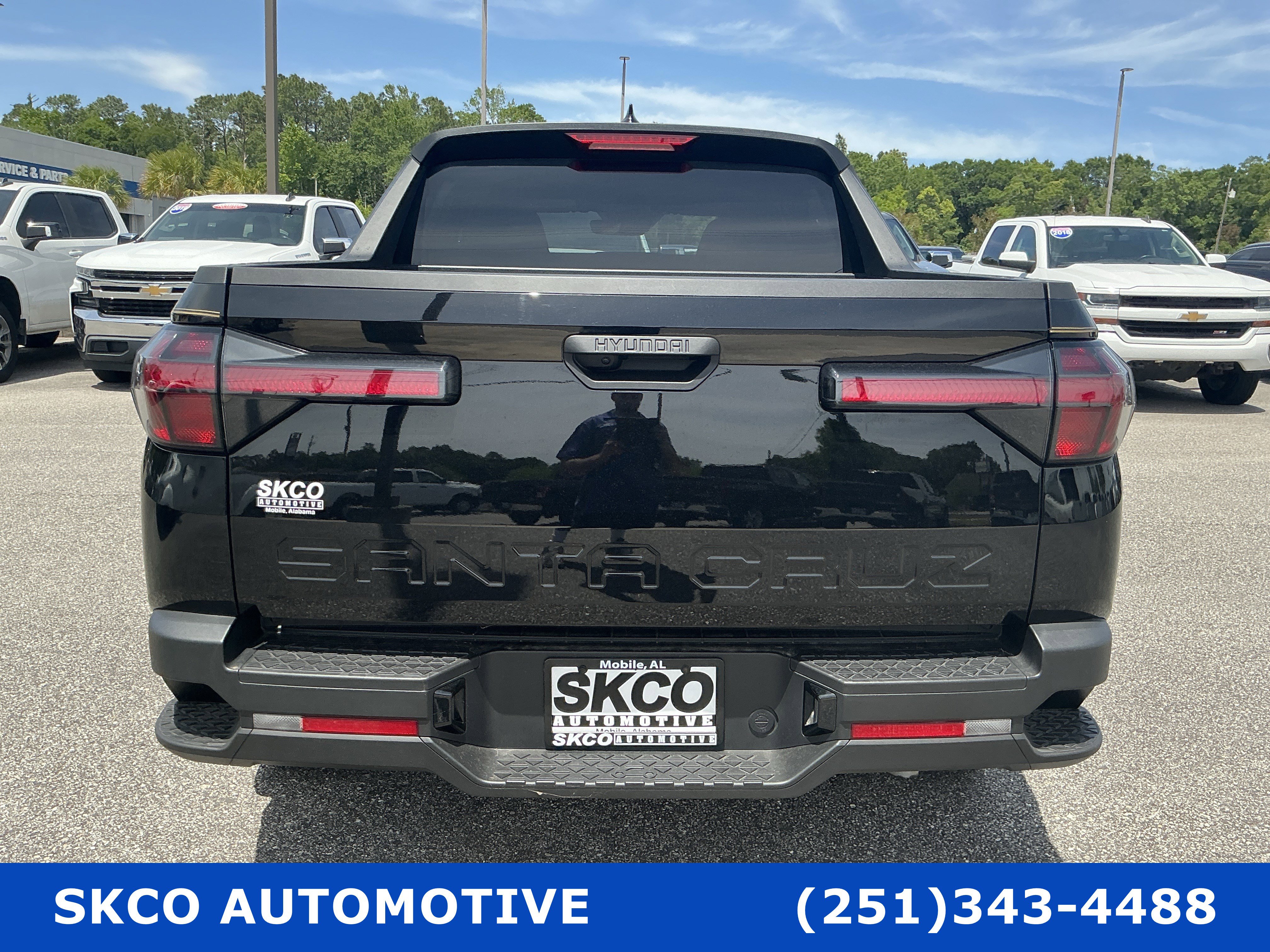 Used 2025 Hyundai Santa Cruz SE FWD image 4