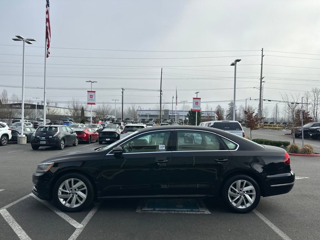 Used 2018 Volkswagen Passat 2.0T SE w/ SE Lighting Package image 6