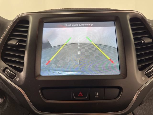 Used 2022 Jeep Cherokee Trailhawk w/ Comfort/Convenience Group AWD/4WD image 29