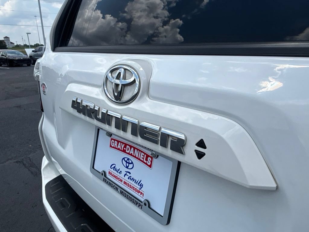 Used 2023 Toyota 4Runner SR5 Premium w/ Moonroof Package RWD image 37