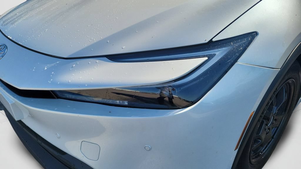 Used 2024 Toyota Prius LE FWD image 25