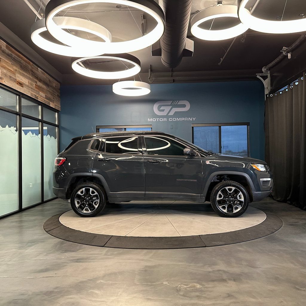 Used 2017 Jeep Compass Trailhawk w/ Navigation Group AWD/4WD image 2