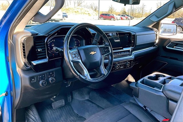 Used 2022 Chevrolet Silverado 1500 LT w/ Z71 Off-Road Package image 18