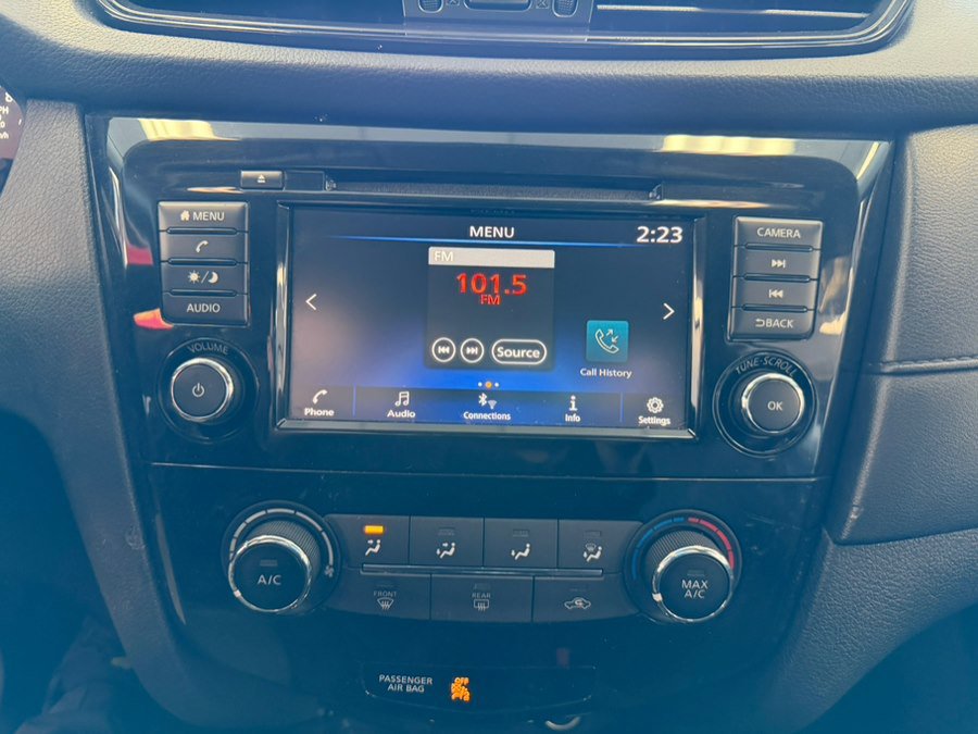 Used 2018 Nissan Rogue S image 42