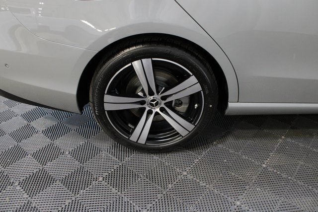 New 2025 Mercedes-Benz C 300 4MATIC Sedan image 9