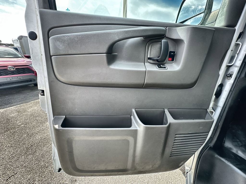 Certified 2014 Chevrolet Express 2500 w/ Cold Climate Package image 21