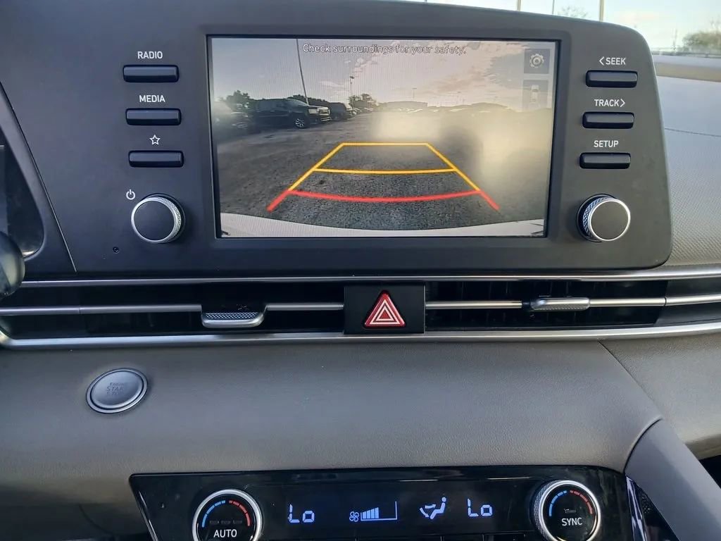 Used 2021 Hyundai Elantra Blue image 29