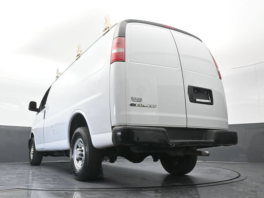 Used 2018 Chevrolet Express 2500 RWD image 40