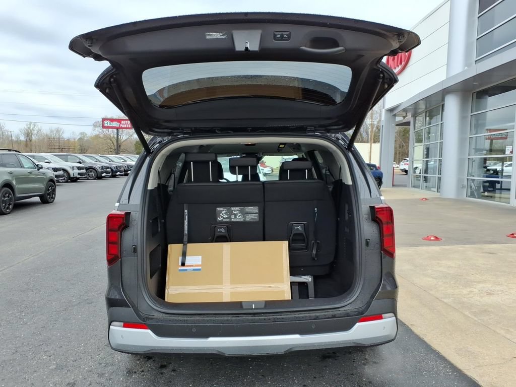 New 2026 Kia Carnival EX FWD image 6