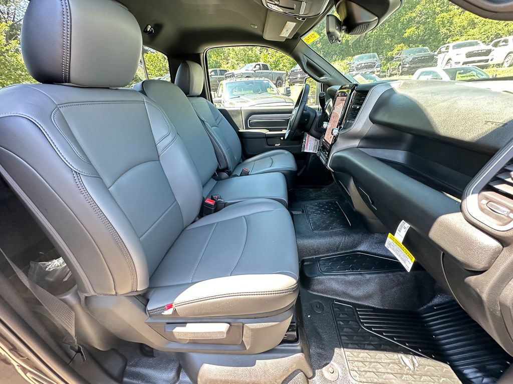 New 2026 RAM 3500 Tradesman AWD/4WD image 4