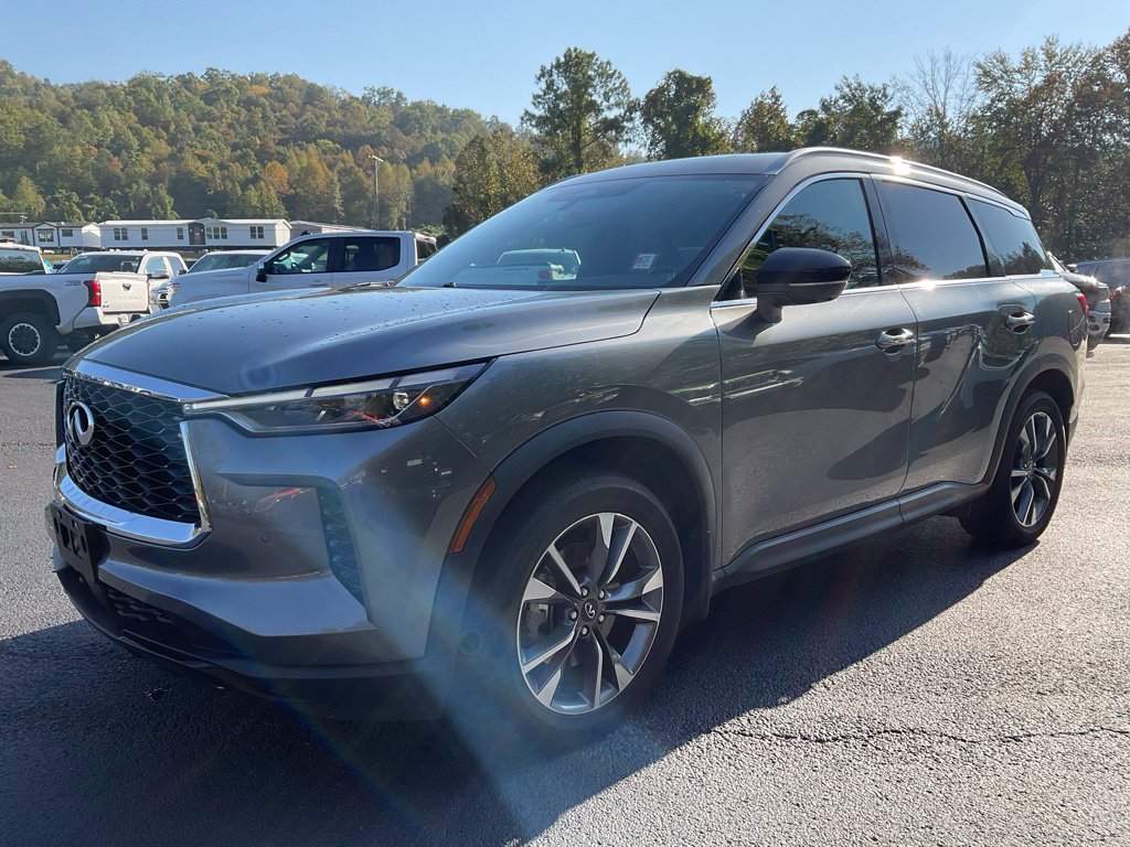 Used 2024 INFINITI QX60 Luxe AWD/4WD image 3