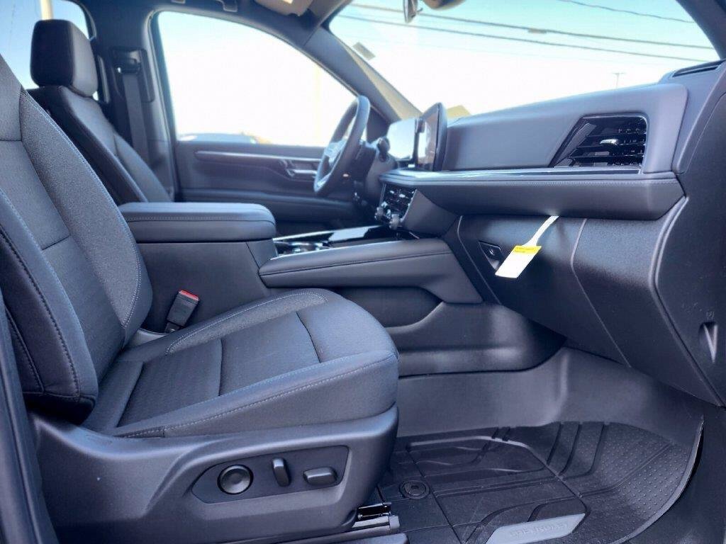 New 2026 Chevrolet Suburban LS AWD/4WD image 9