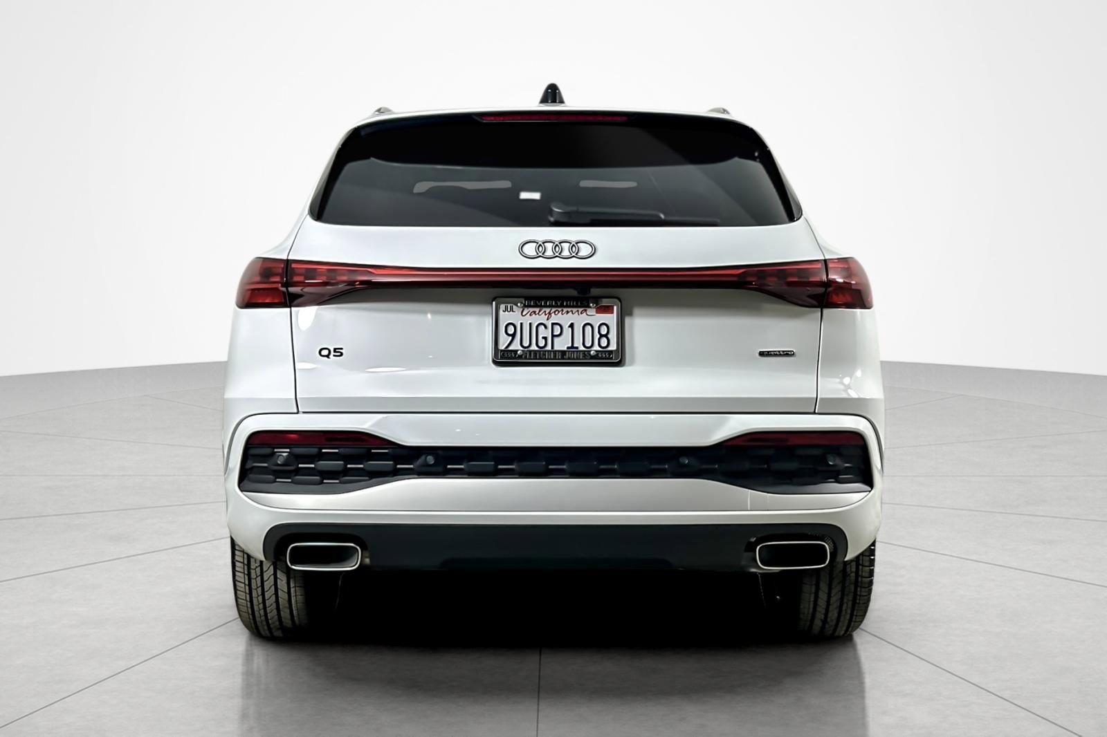 Used 2025 Audi Q5 Premium w/ Convenience Package image 4