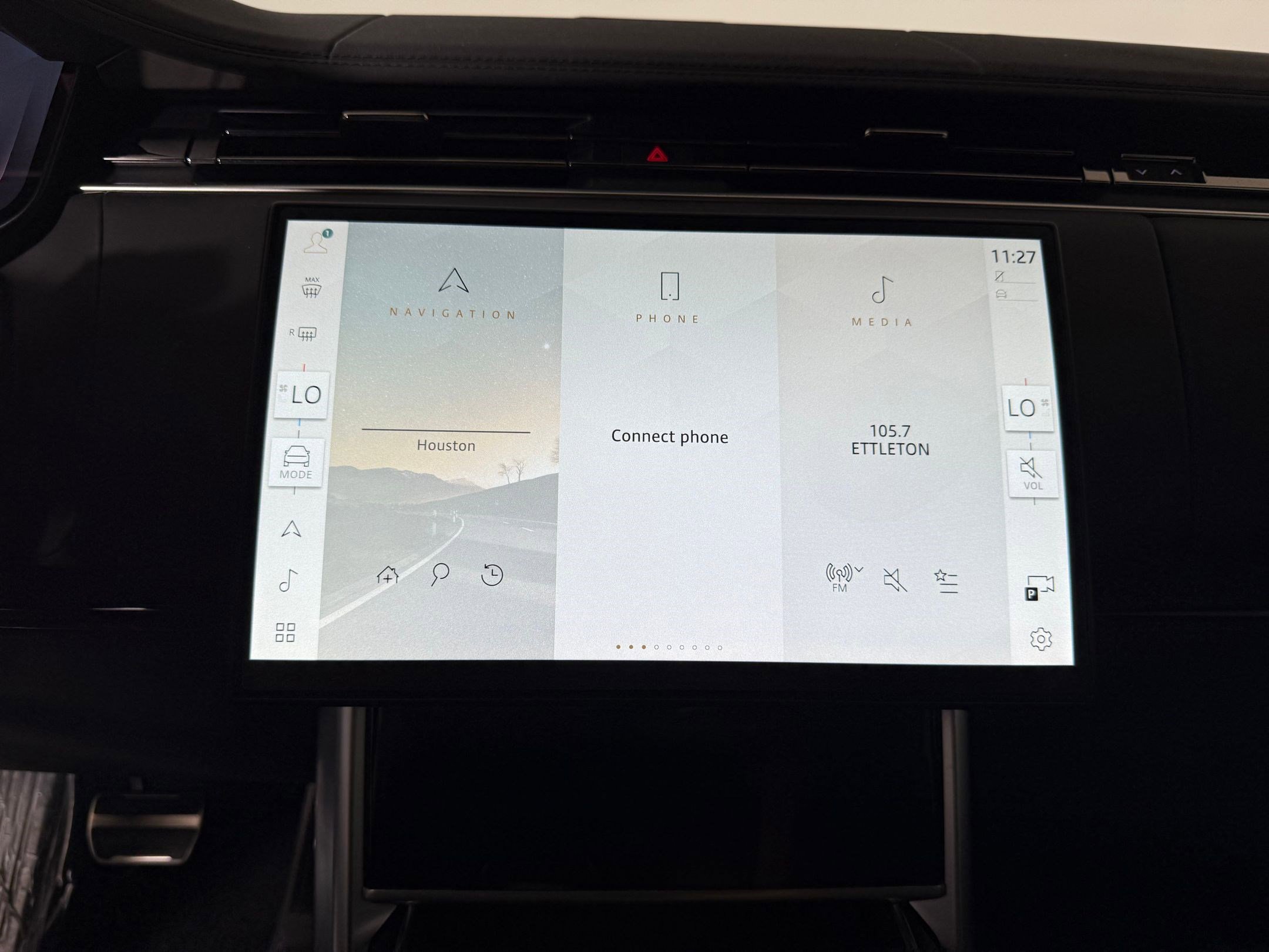 New 2026 Land Rover Range Rover Long Wheelbase SE image 23