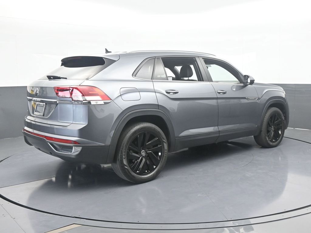 Used 2022 Volkswagen Atlas Cross Sport SE w/ Black Wheel Package image 6