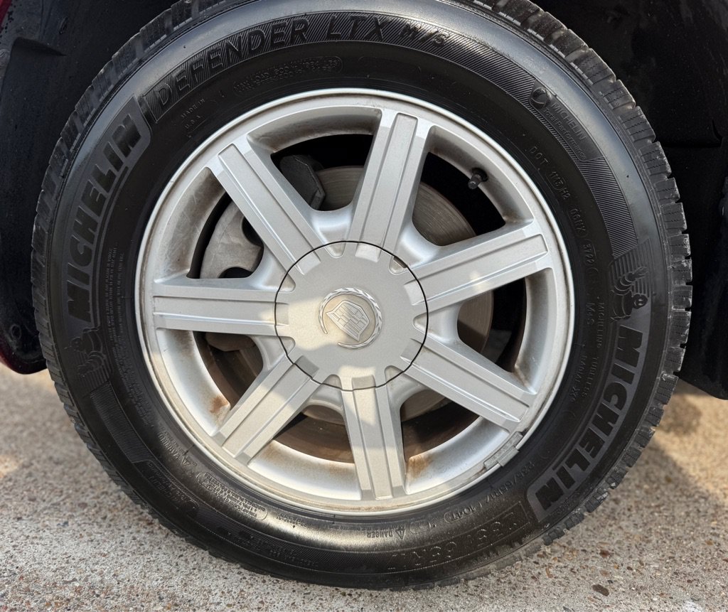 Used 2004 Cadillac SRX w/ Preferred Equipment Group RWD image 22