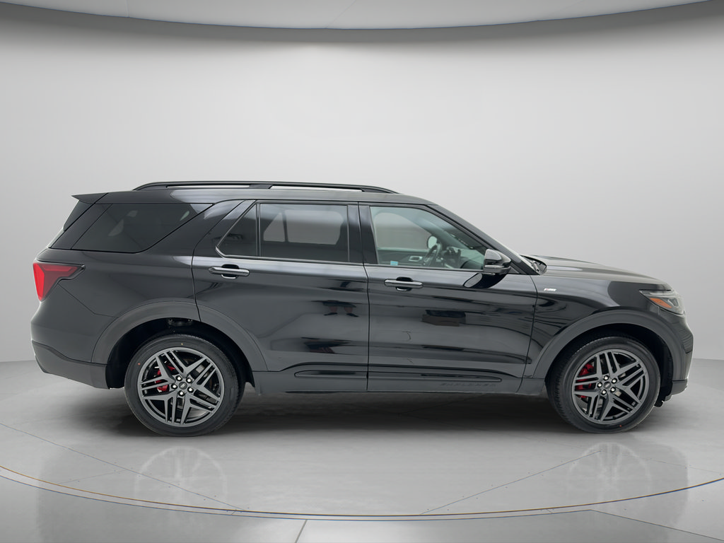 Used 2025 Ford Explorer ST-Line w/ ST-Line Street Pack AWD/4WD image 4