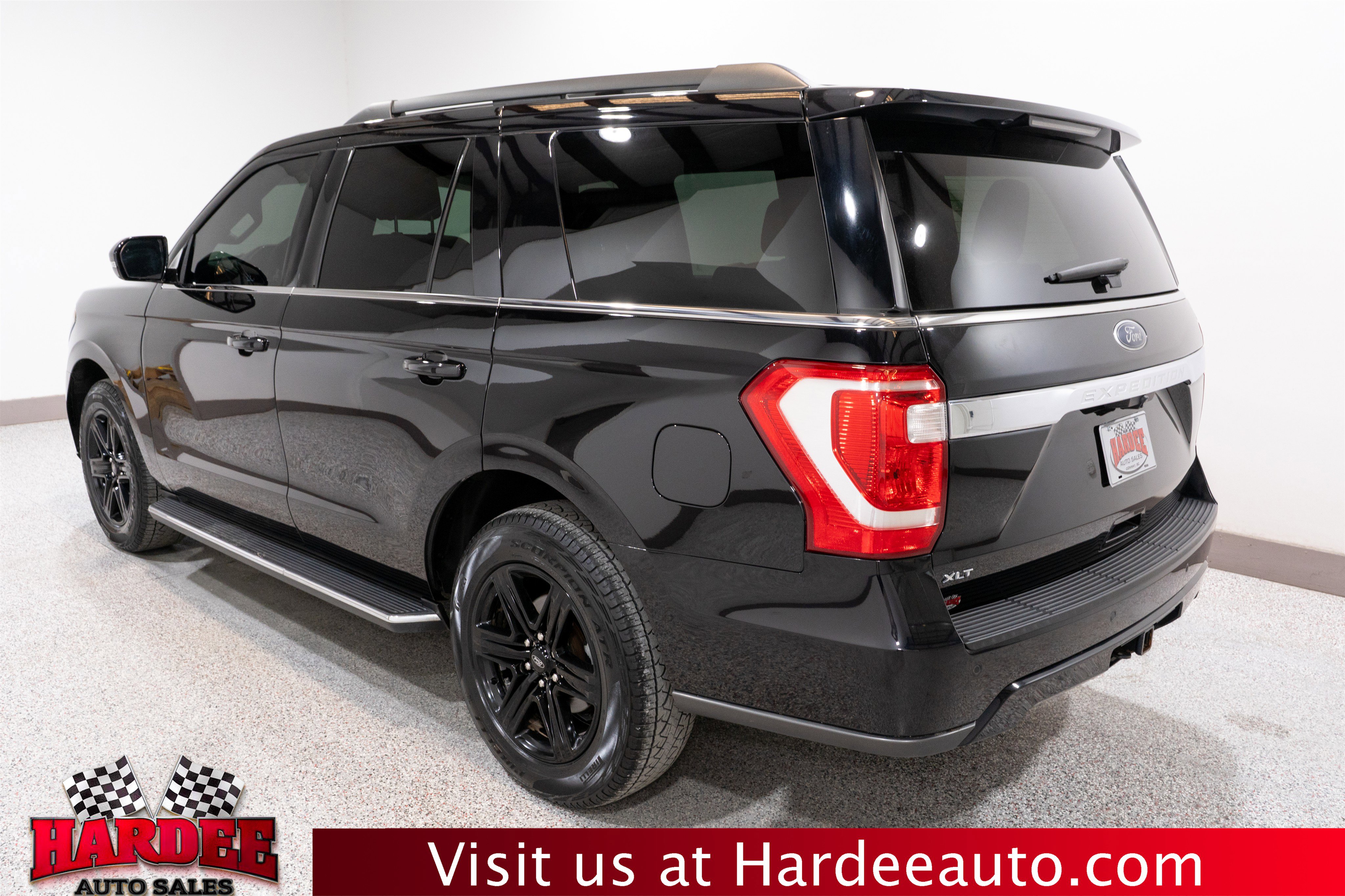 Used 2020 Ford Expedition XLT w/ Equipment Group 202A image 3