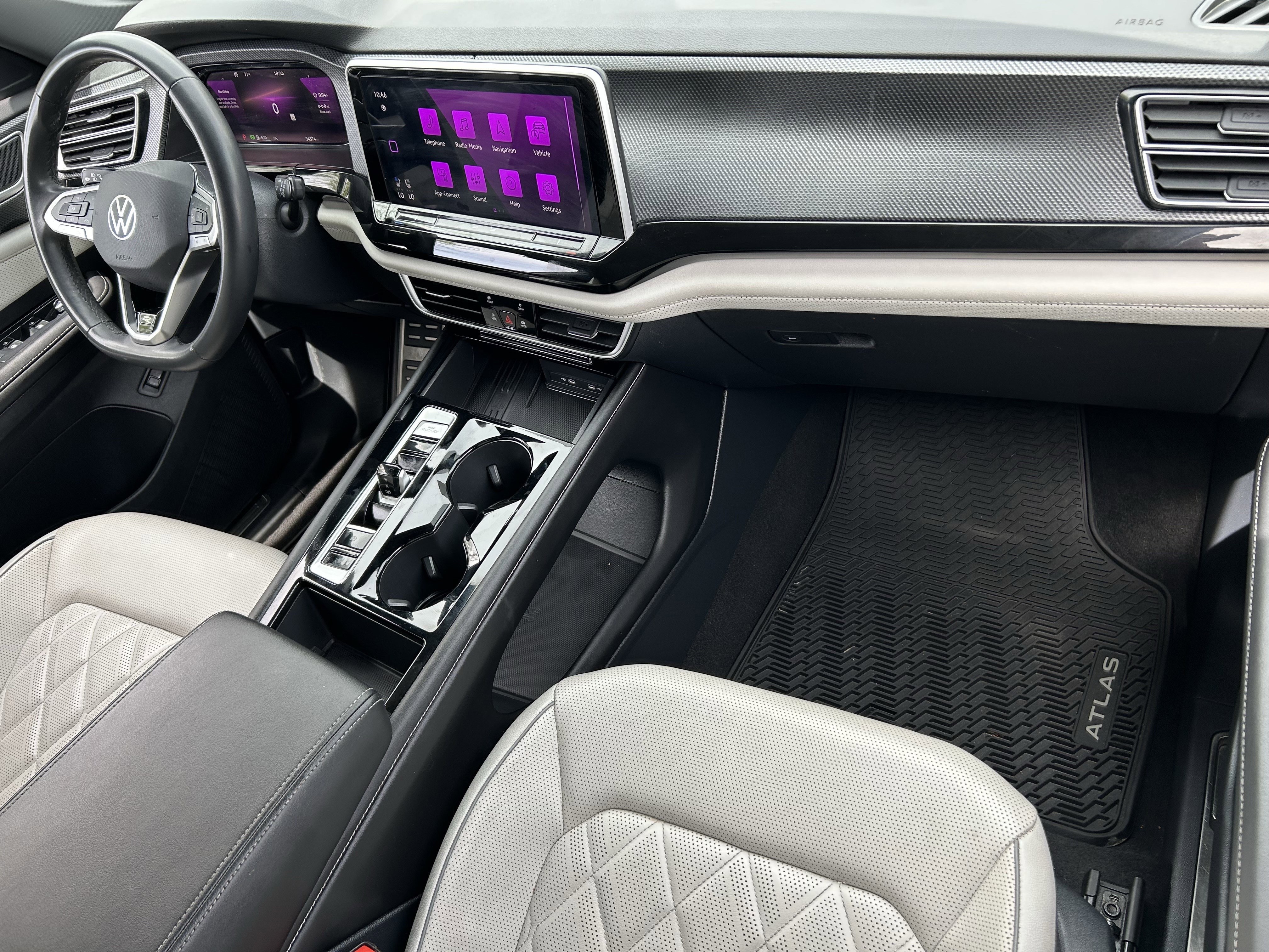 Used 2025 Volkswagen Atlas Cross Sport SEL Premium R-Line AWD/4WD image 11