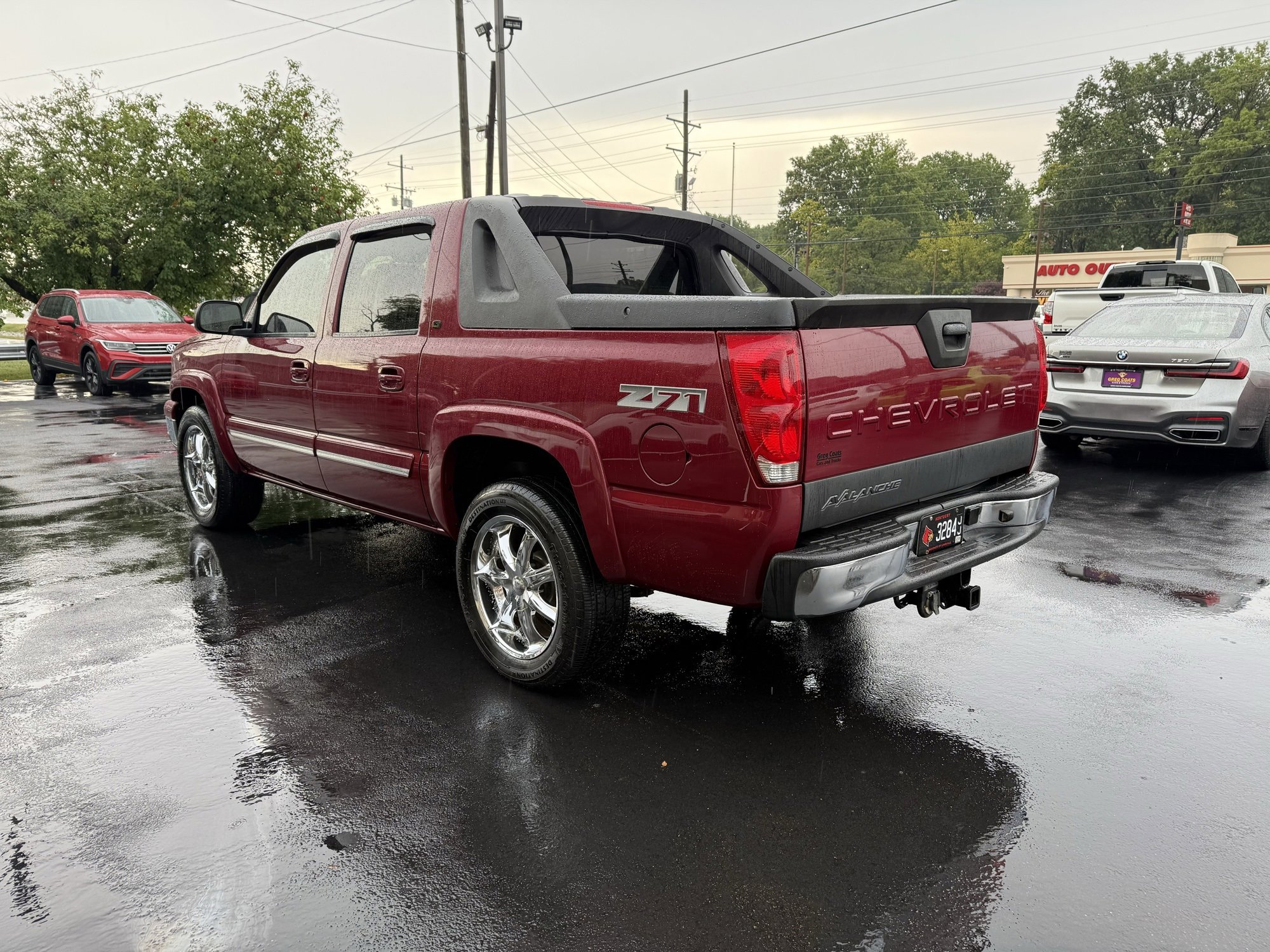 Used 2005 Chevrolet Avalanche Z71 w/ Sun And Sound Package image 4
