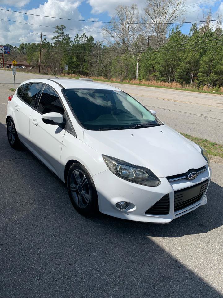 Used 2014 Ford Focus SE w/ SE Sport Package image 3