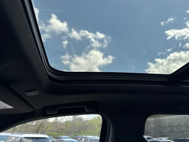 Used 2021 GMC Yukon XL Denali w/ Advanced Technology Package image 17