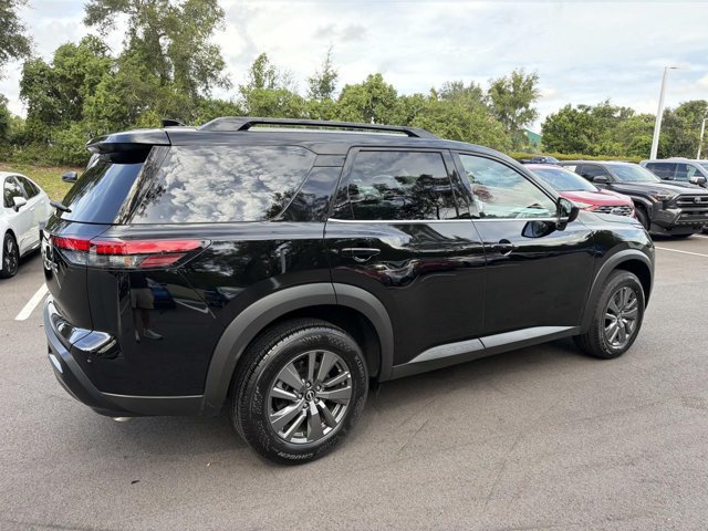 Used 2026 Nissan Pathfinder SV FWD image 2