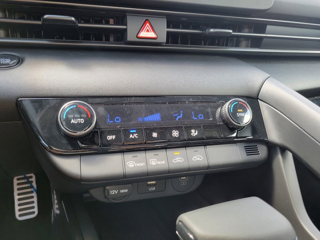 Certified 2025 Hyundai Elantra Sport image 24