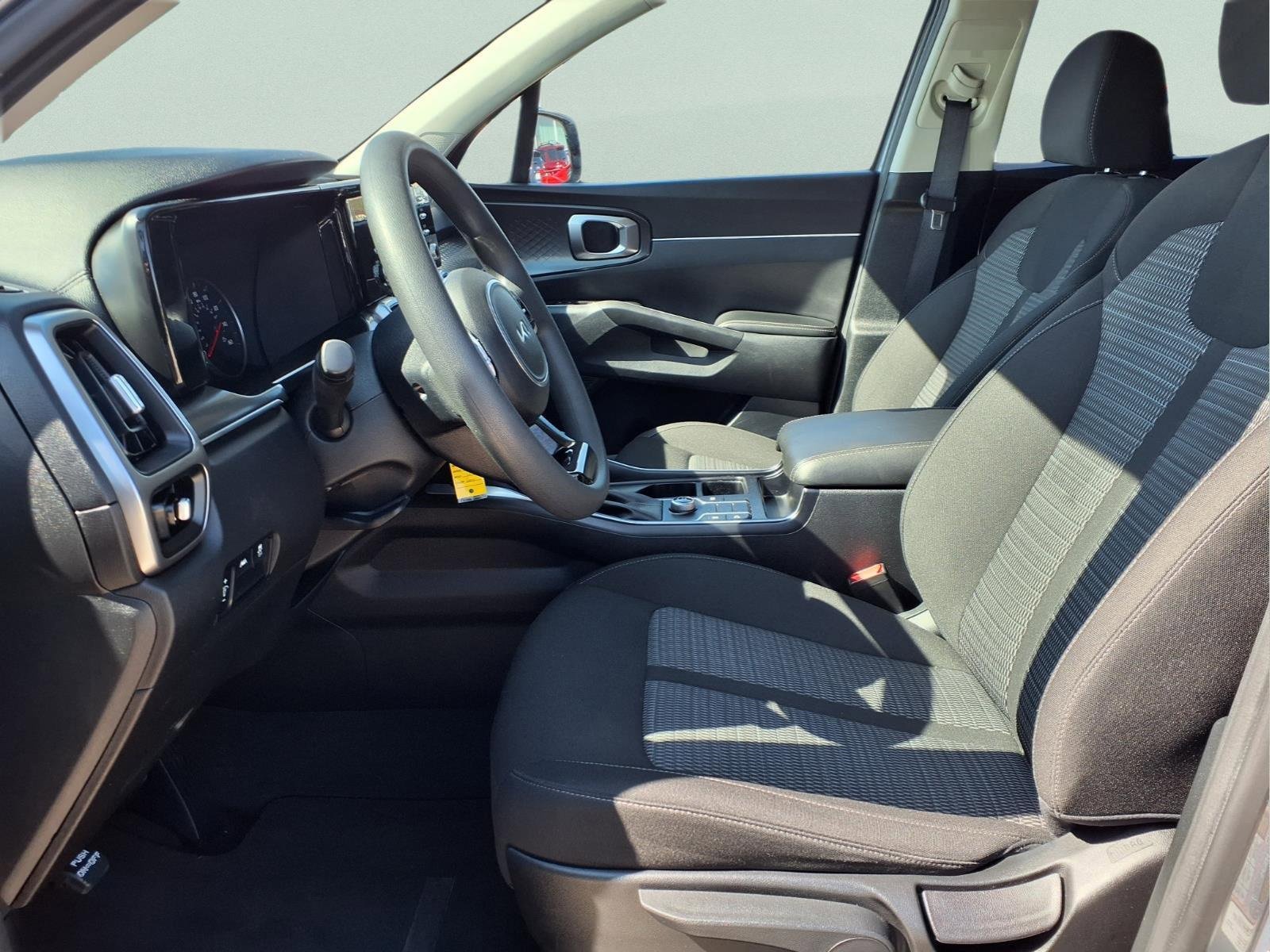 Used 2023 Kia Sorento LX image 11