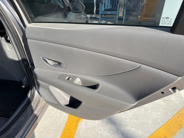 Used 2023 Hyundai Elantra Blue FWD image 31