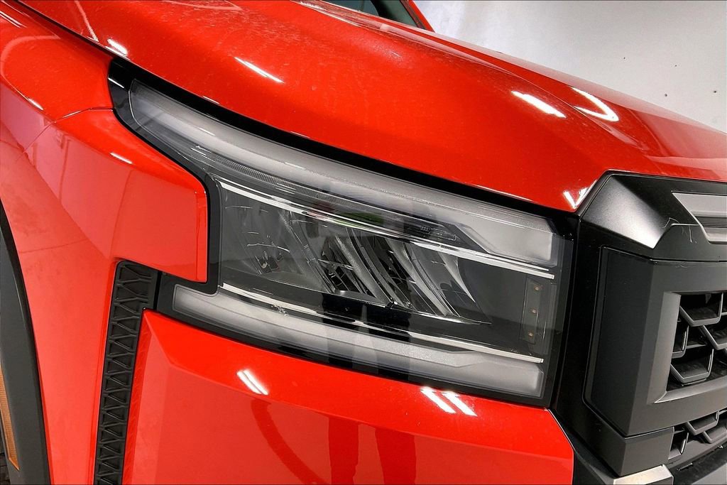 Used 2025 Nissan Frontier PRO-4X image 37