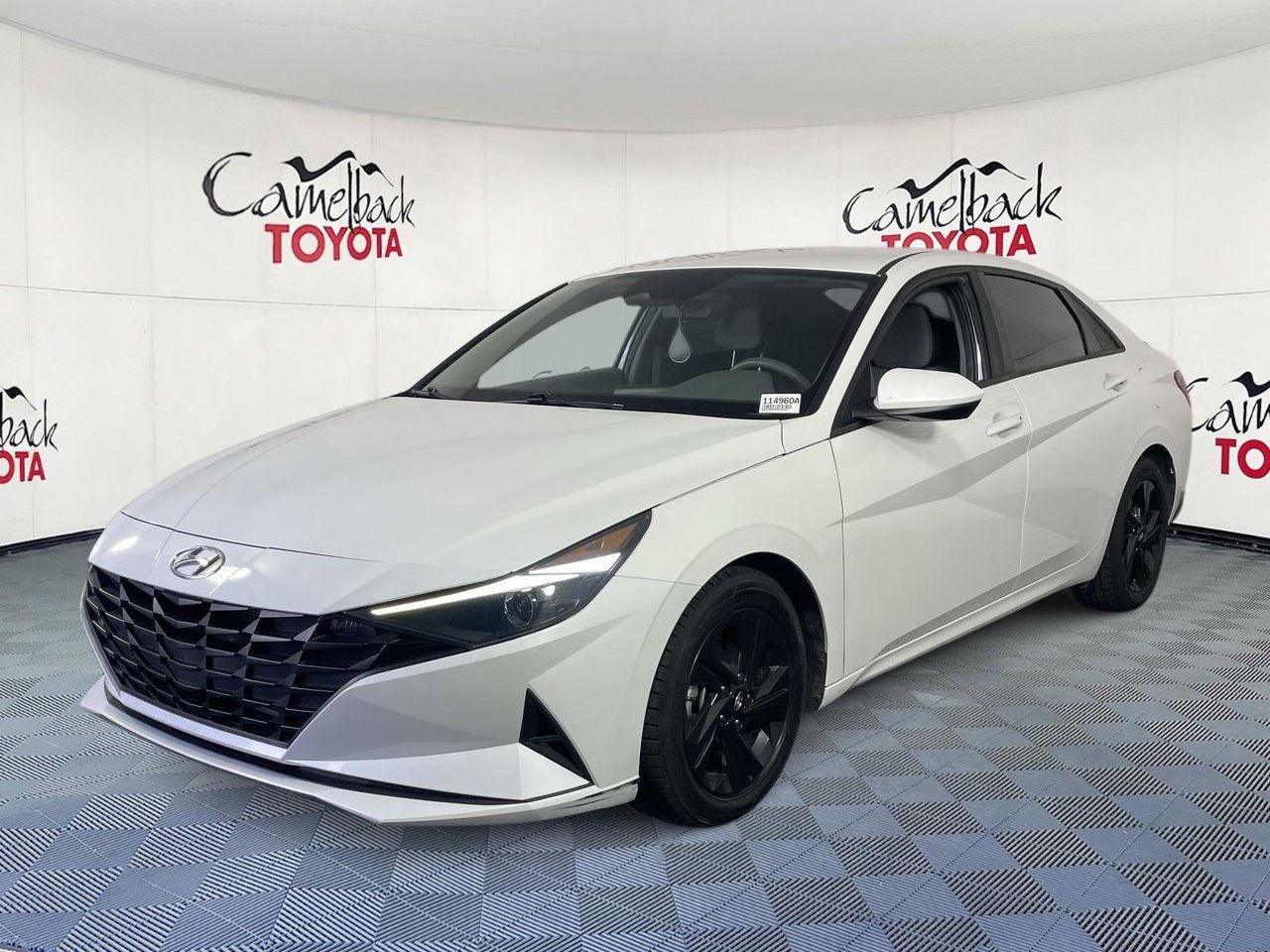 Used 2022 Hyundai Elantra SEL w/ Cargo Package FWD image 2