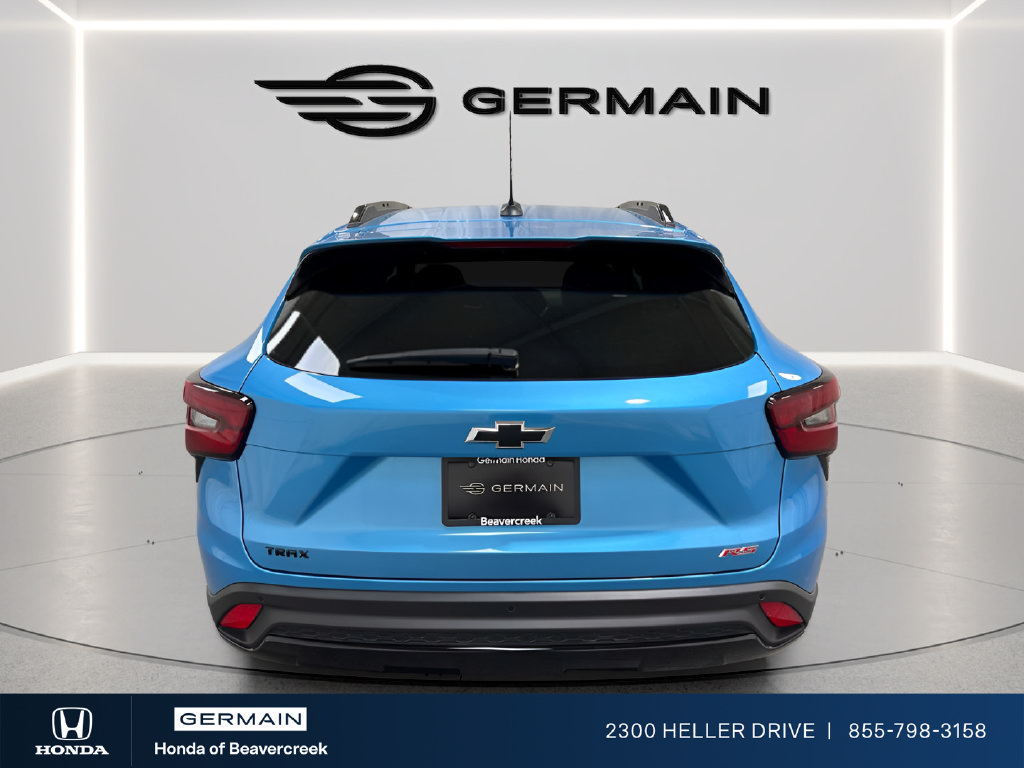 Used 2025 Chevrolet Trax RS w/ Sunroof Package FWD image 7