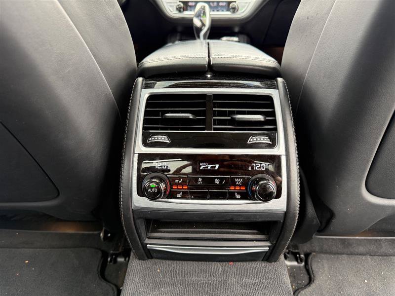 Used 2018 BMW 750Li xDrive AWD/4WD image 26