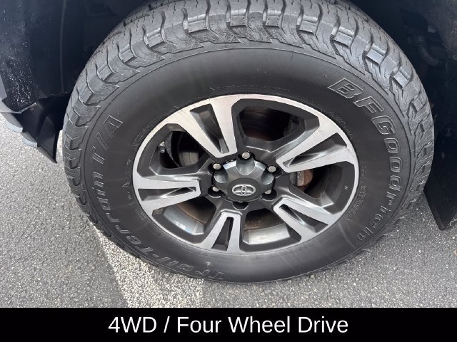 Used 2019 Toyota Tacoma TRD Sport w/ Technology Package AWD/4WD image 10
