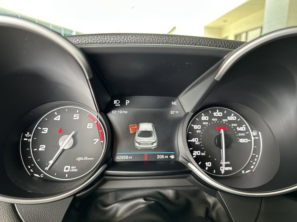 Used 2019 Alfa Romeo Giulia Ti Sport w/ Quick Order Package 22U Sport RWD image 35