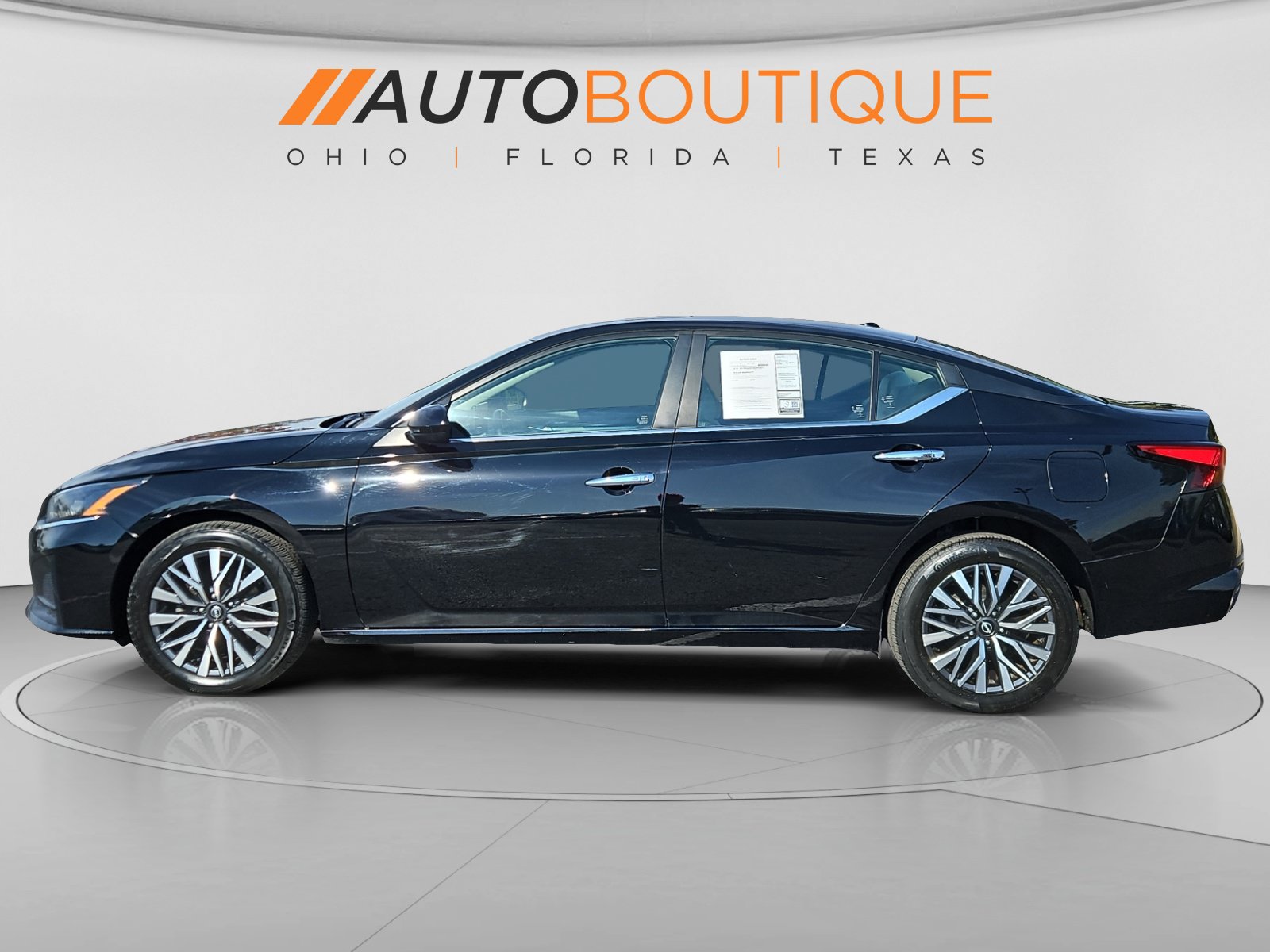 Used 2023 Nissan Altima 2.5 SV w/ SV Premium Package AWD/4WD image 2