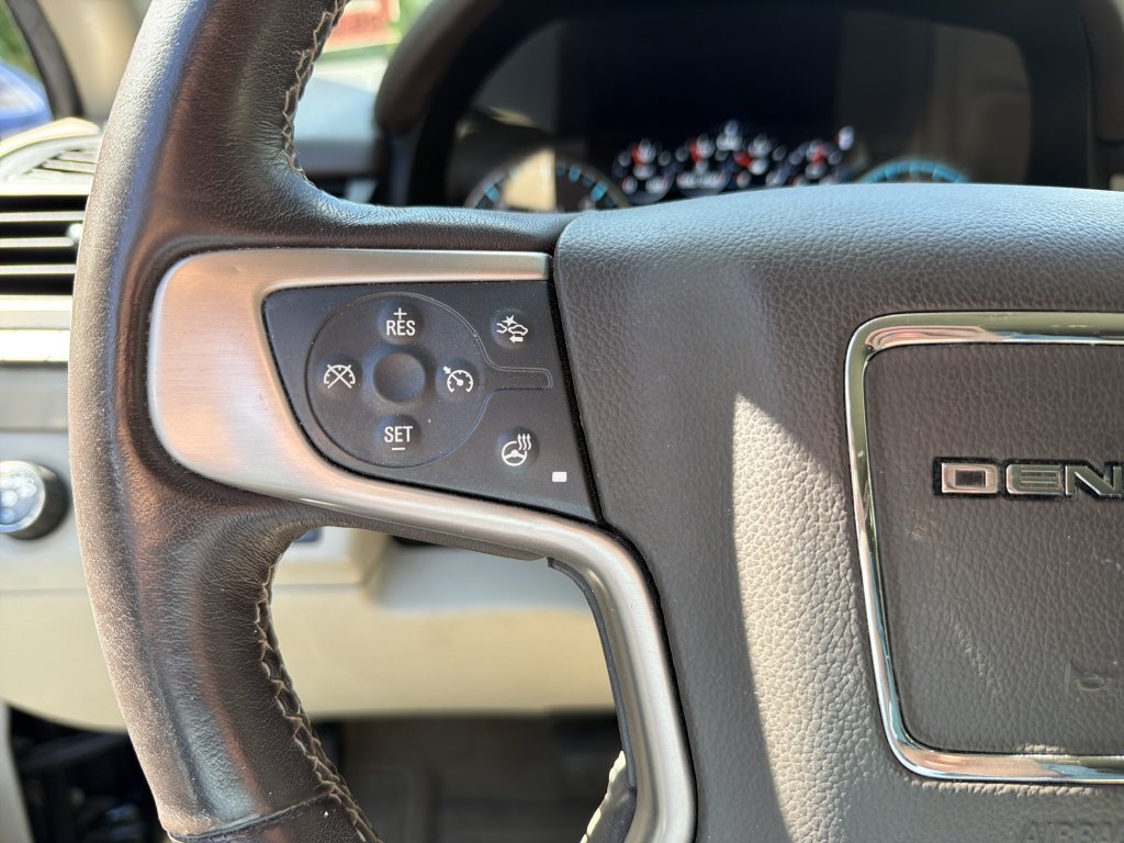 Used 2020 GMC Yukon Denali AWD/4WD image 11