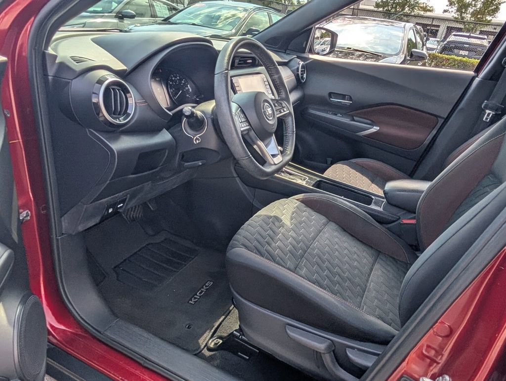 Used 2021 Nissan Kicks SR image 11