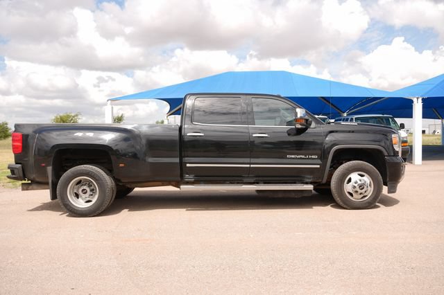 Used 2018 GMC Sierra 3500 Denali w/ Duramax Plus Package AWD/4WD image 2