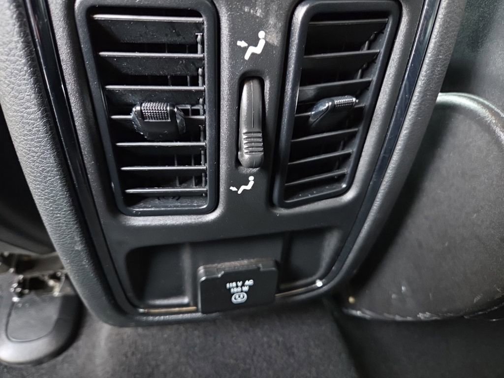 Used 2019 Jeep Grand Cherokee Altitude image 31