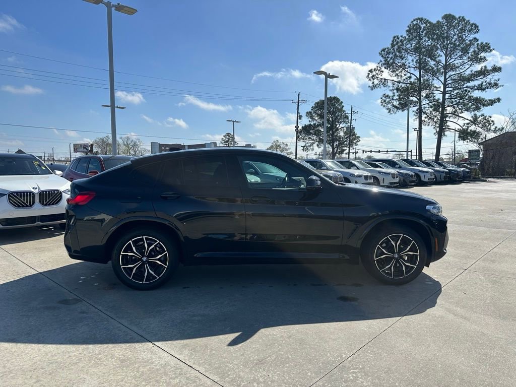 Certified 2025 BMW X4 xDrive30i image 2