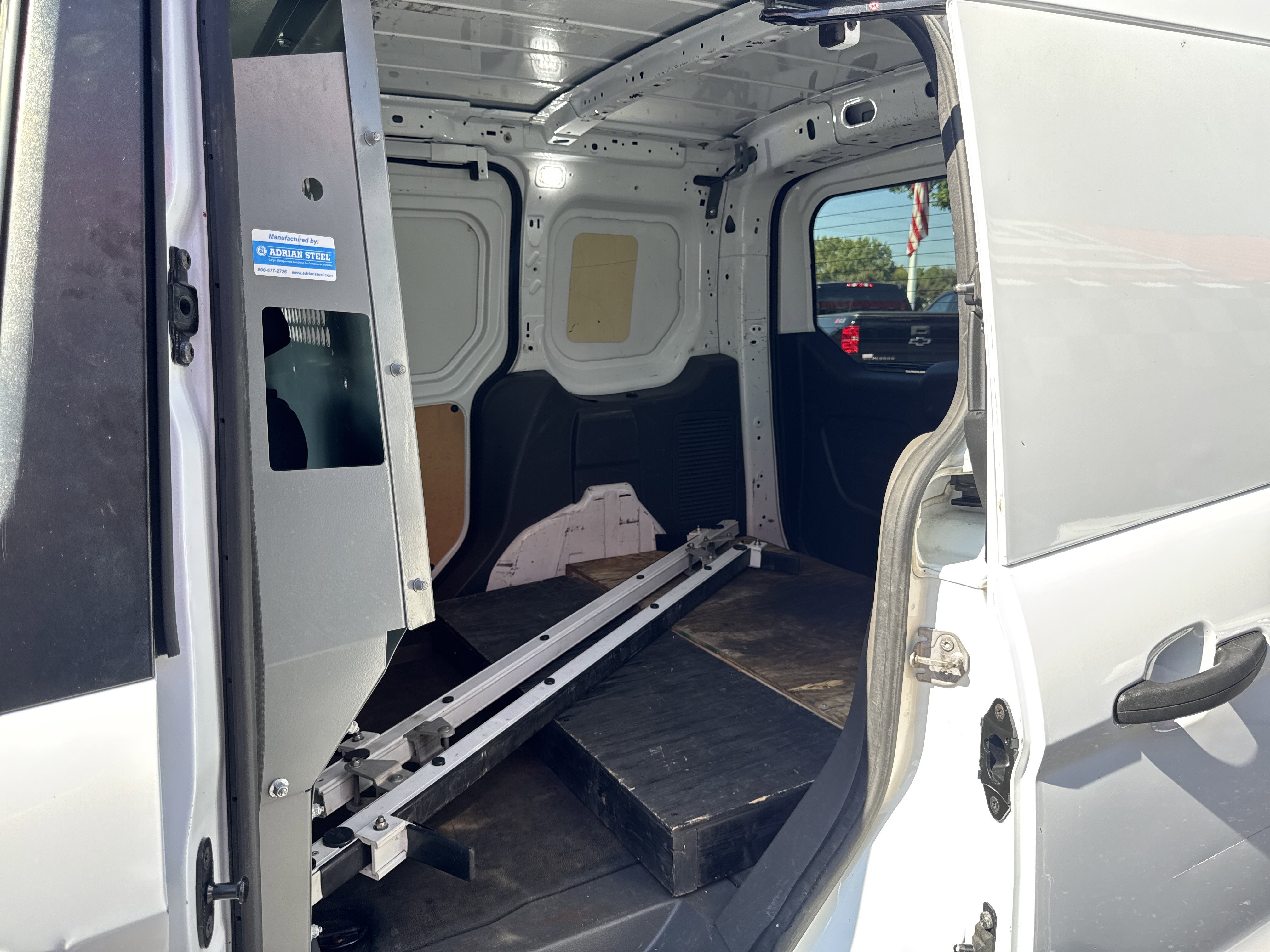 Used 2019 Ford Transit Connect XL image 29
