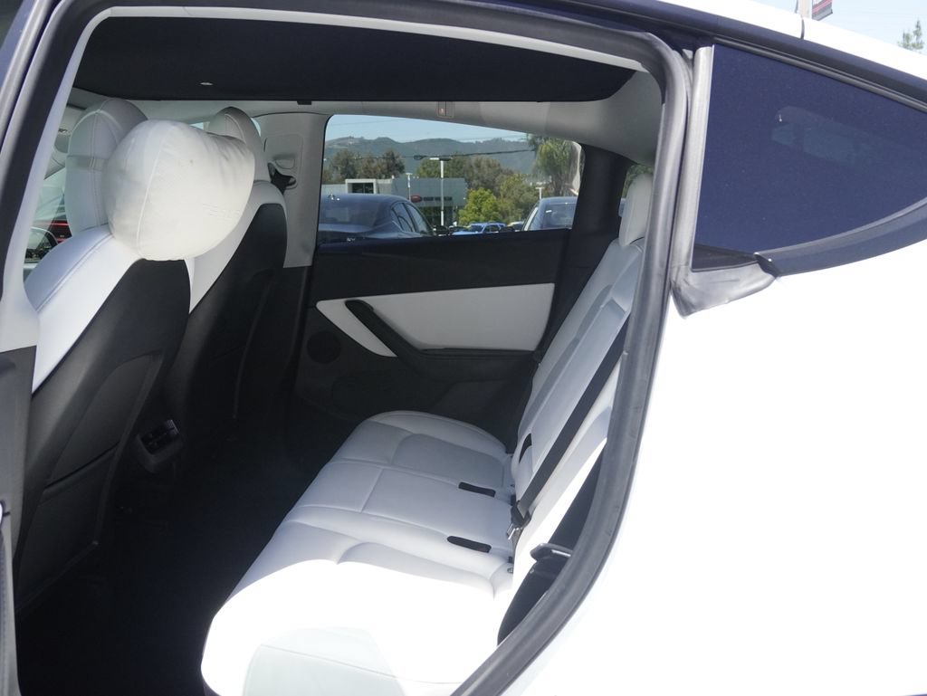 Used 2022 Tesla Model Y Long Range AWD/4WD image 17