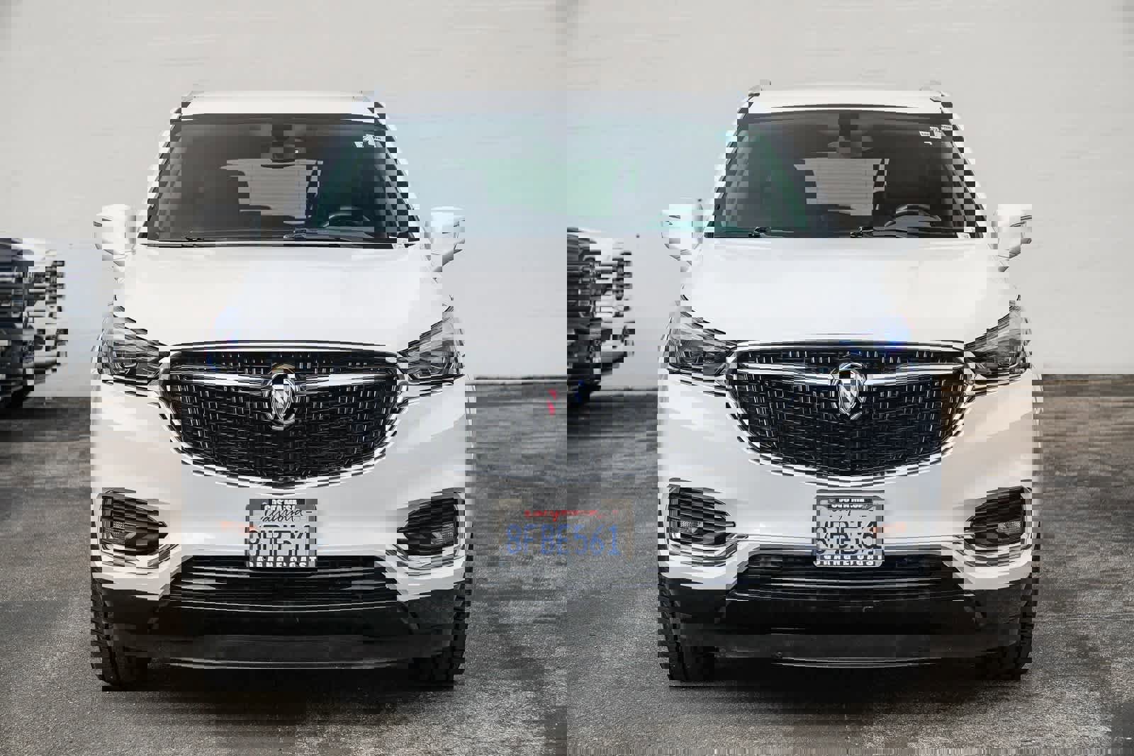 Used 2018 Buick Enclave Essence image 2