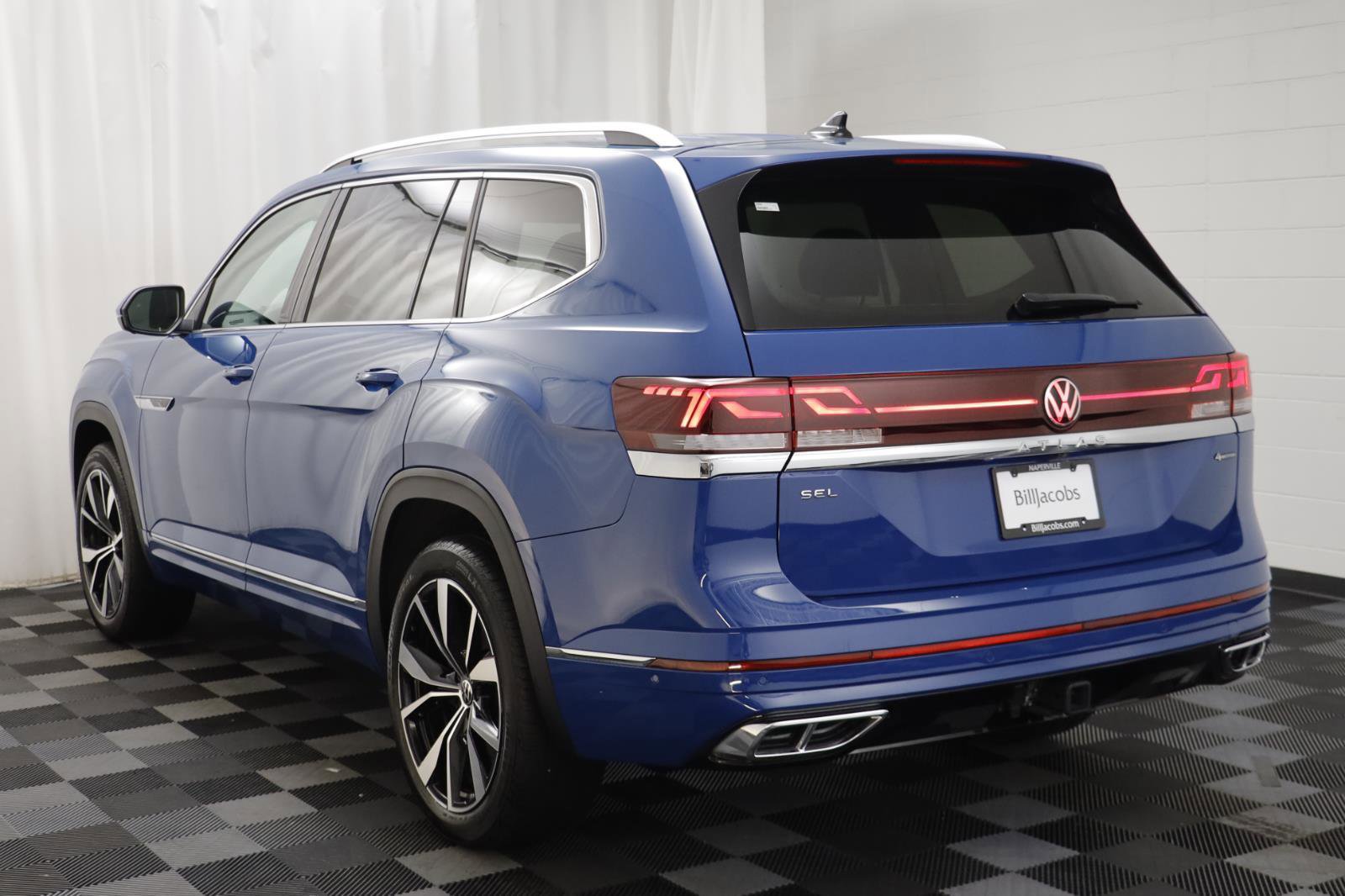 Used 2025 Volkswagen Atlas SEL Premium R-Line image 16