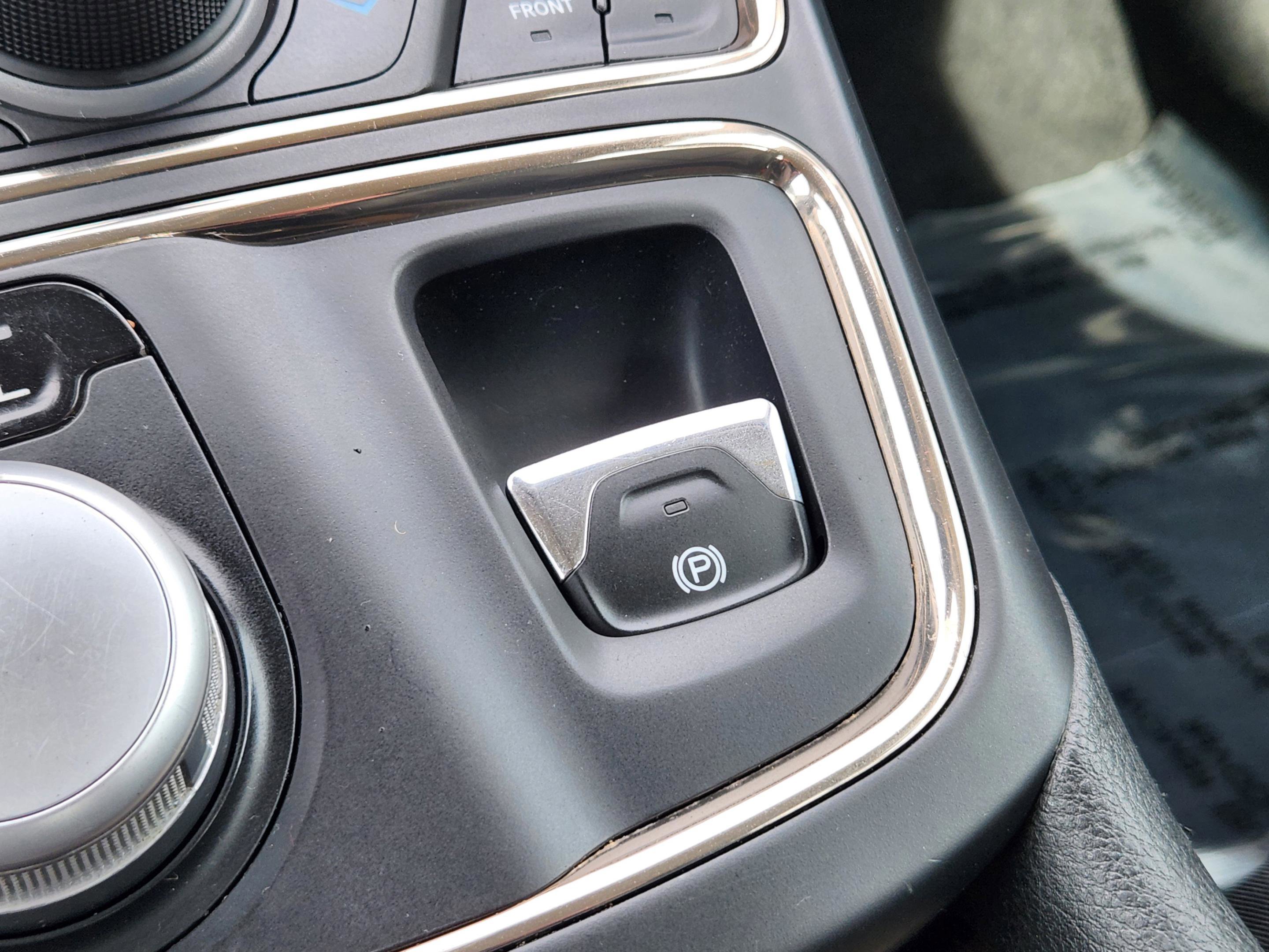 Used 2016 Chrysler 200 C w/ Premium Group image 15