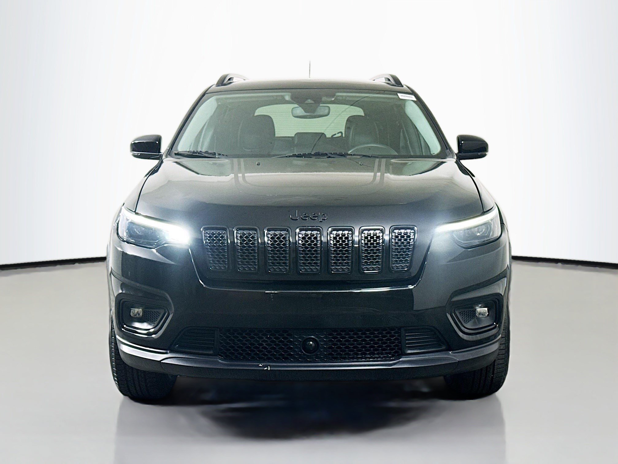 Used 2022 Jeep Cherokee Latitude AWD/4WD image 2